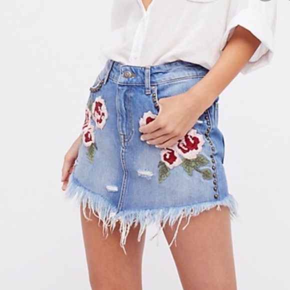 NWT Free People Womens Embroidered Denim Skirt - Picture 2 of 5